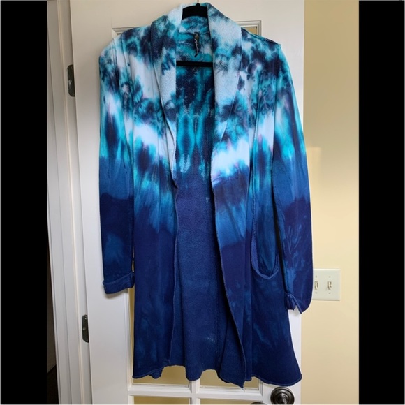 Brightly Twisted along Cardigan - Picture 2 of 5